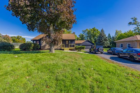 Tiny photo for 2N579 Bloomingdale Road, Glendale Heights, IL 60139 (MLS # 12507172)
