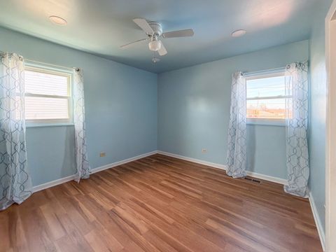 Tiny photo for 290 E Wrightwood Avenue, Glendale Heights, IL 60139 (MLS # 12527813)