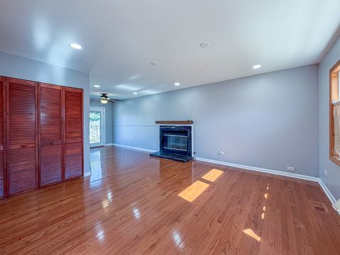 Tiny photo for 290 E Wrightwood Avenue, Glendale Heights, IL 60139 (MLS # 12527813)