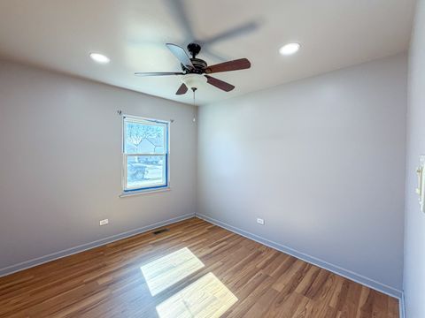 Tiny photo for 290 E Wrightwood Avenue, Glendale Heights, IL 60139 (MLS # 12527813)