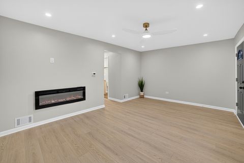 Tiny photo for 525 N Springfield Avenue, Chicago, IL 60624 (MLS # 12548104)