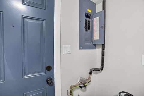 Tiny photo for 525 N Springfield Avenue, Chicago, IL 60624 (MLS # 12548104)