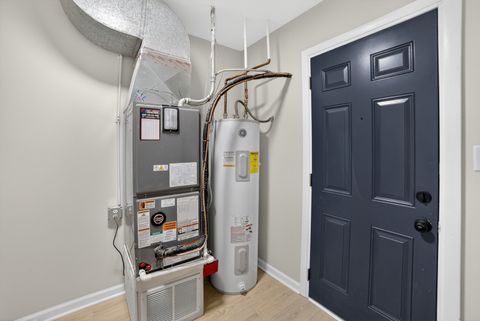 Tiny photo for 525 N Springfield Avenue, Chicago, IL 60624 (MLS # 12548104)