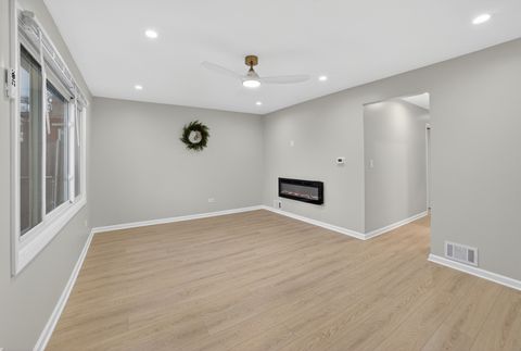 Tiny photo for 525 N Springfield Avenue, Chicago, IL 60624 (MLS # 12548104)