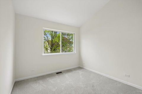 Tiny photo for 5513 Chancery Way, Lake In The Hills, IL 60156 (MLS # 12634357)