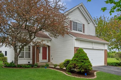 Photo of 5513 Chancery Way, Lake In The Hills, IL 60156 (MLS # 12634357)