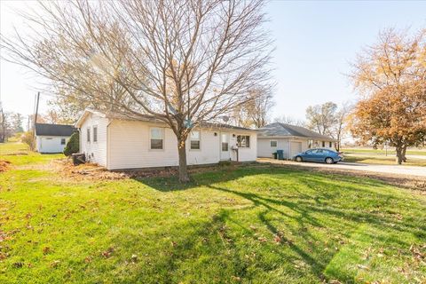 Tiny photo for 706 W Wall Street, Lexington, IL 61753 (MLS # 12510254)