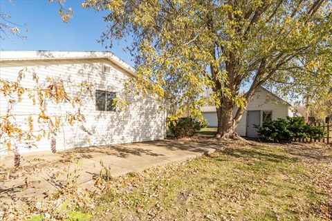 Tiny photo for 706 W Wall Street, Lexington, IL 61753 (MLS # 12510254)