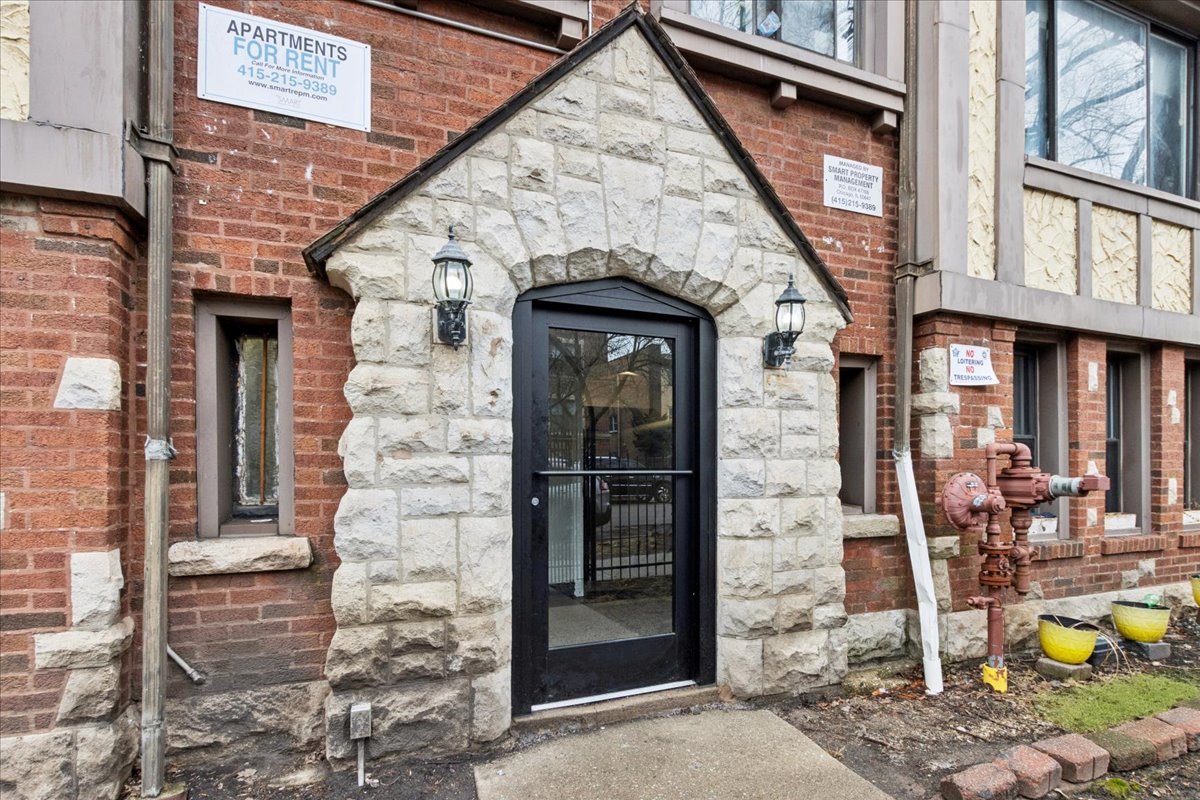 6912 N Ashland Avenue