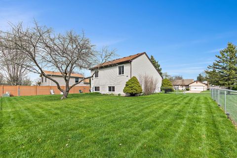 Tiny photo for 313 N Huntington Drive, McHenry, IL 60050 (MLS # 12619208)