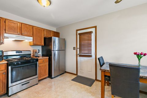 Tiny photo for 313 N Huntington Drive, McHenry, IL 60050 (MLS # 12619208)