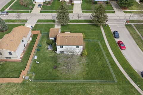Tiny photo for 313 N Huntington Drive, McHenry, IL 60050 (MLS # 12619208)