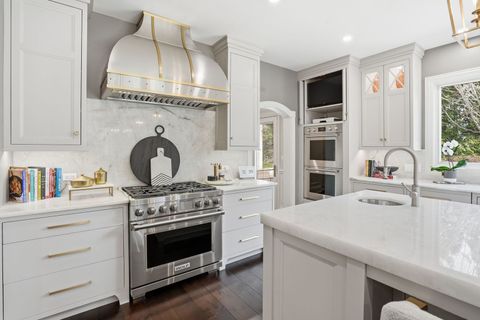 Tiny photo for 1877 Banbury Road, Inverness, IL 60067 (MLS # 12613935)