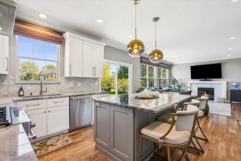 Tiny photo for 14087 Glenwood Court, Libertyville, IL 60048 (MLS # 12648807)