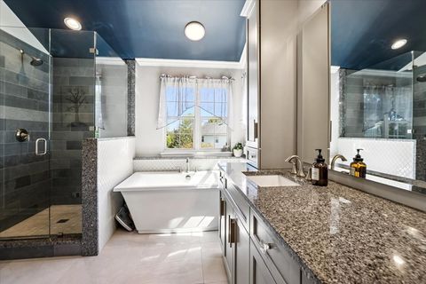 Tiny photo for 14087 Glenwood Court, Libertyville, IL 60048 (MLS # 12648807)
