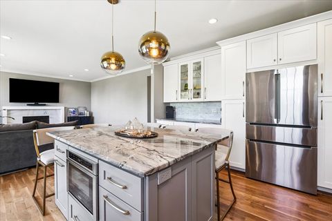 Tiny photo for 14087 Glenwood Court, Libertyville, IL 60048 (MLS # 12648807)