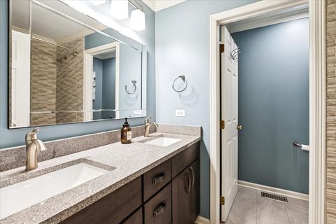 Tiny photo for 14087 Glenwood Court, Libertyville, IL 60048 (MLS # 12648807)