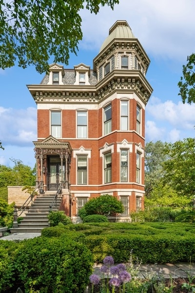 1407 N Hoyne Avenue