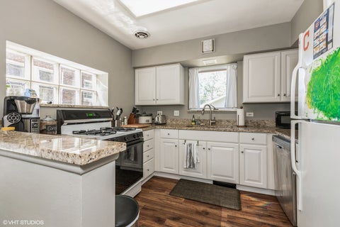 Tiny photo for 1011 W Hillgrove Avenue, La Grange, IL 60525 (MLS # 12744108)