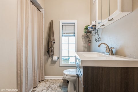 Tiny photo for 1011 W Hillgrove Avenue, La Grange, IL 60525 (MLS # 12744108)