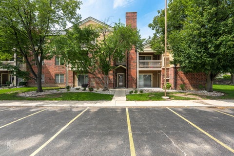 Photo of 104 Glengarry Drive #208, Bloomingdale, IL 60108 (MLS # 12734394)