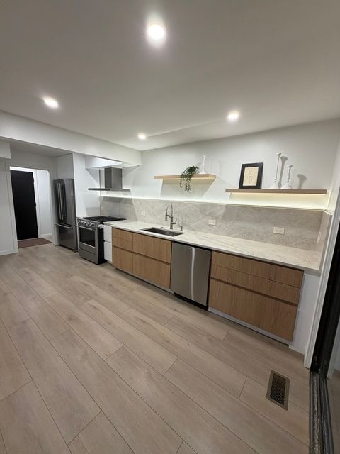 Tiny photo for 170 Cascade Drive, Indian Head Park, IL 60525 (MLS # 12639455)