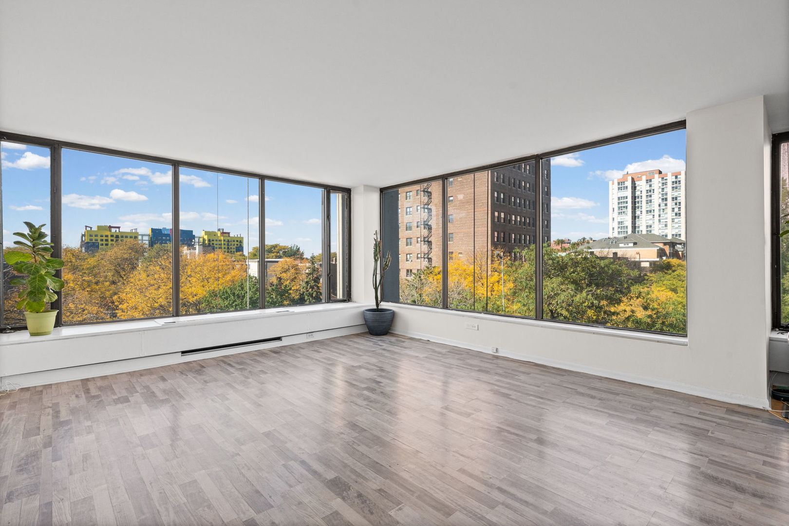 5455 N Sheridan Road 515