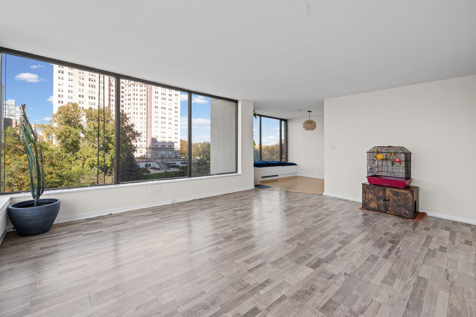5455 N Sheridan Road 515