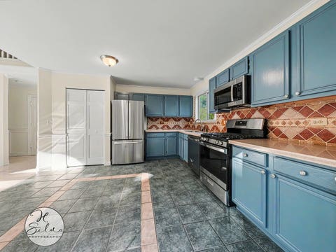 Tiny photo for 5532 Chantilly Circle, Lake In The Hills, IL 60156 (MLS # 12701136)