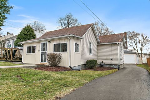 Tiny photo for 306 Johnson Street, East Dundee, IL 60118 (MLS # 12588547)