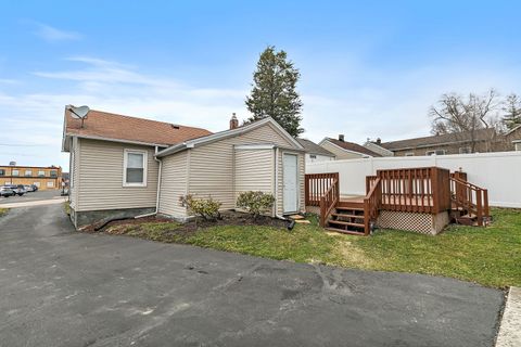 Tiny photo for 306 Johnson Street, East Dundee, IL 60118 (MLS # 12588547)