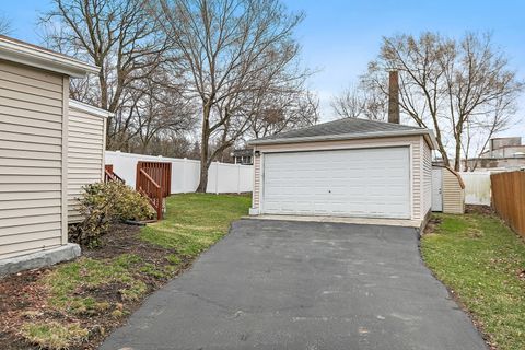 Tiny photo for 306 Johnson Street, East Dundee, IL 60118 (MLS # 12588547)