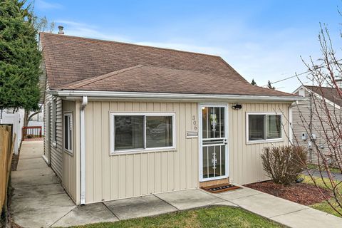 Tiny photo for 306 Johnson Street, East Dundee, IL 60118 (MLS # 12588547)