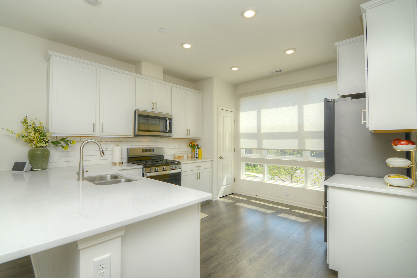 2204 Venture Drive