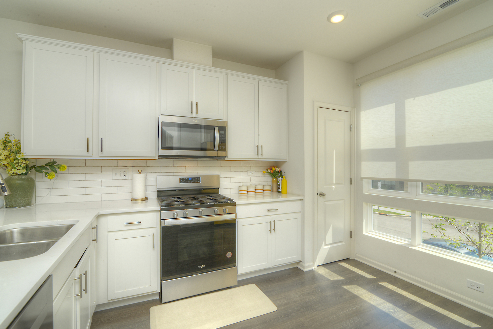 2204 Venture Drive