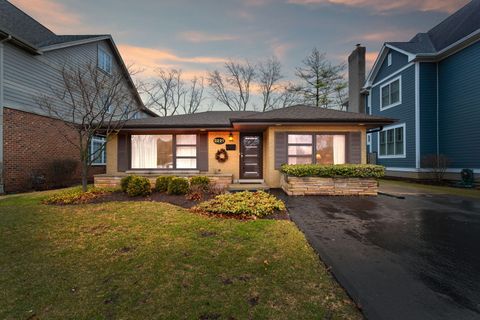 Photo of 5221 Fair Elms Avenue, Western Springs, IL 60558 (MLS # 12623871)