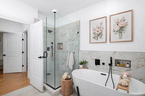 Tiny photo for 904 N Trumbull Avenue, Chicago, IL 60651 (MLS # 12625922)