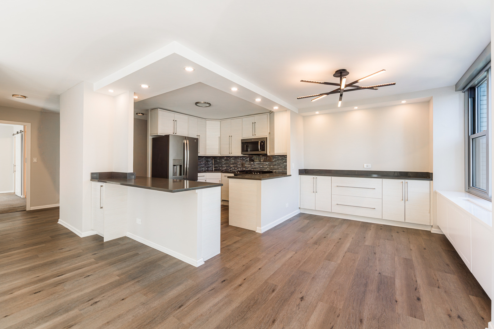 400 E RANDOLPH Street 3629