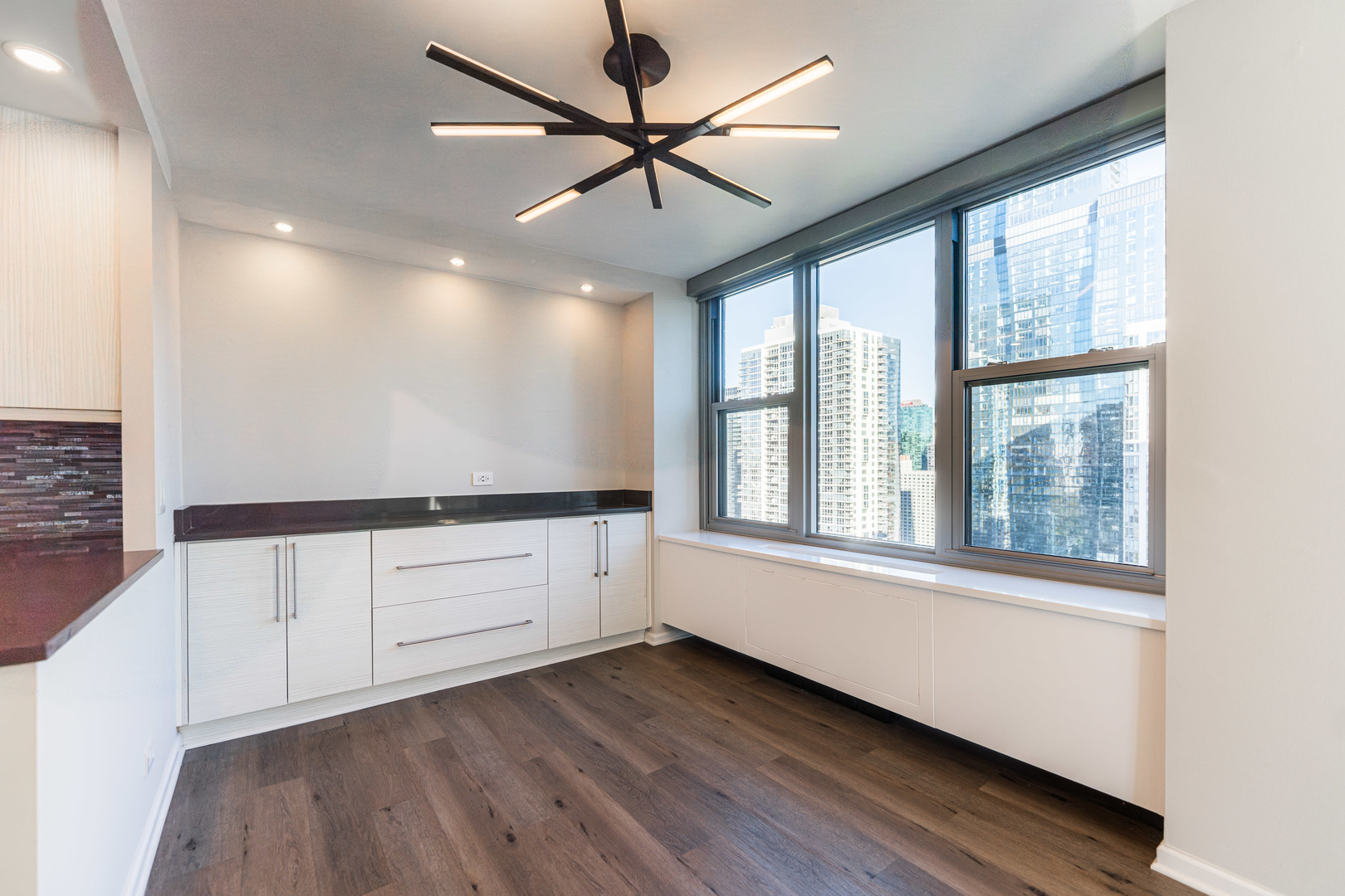 400 E RANDOLPH Street 3629