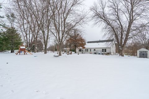Tiny photo for 1 Wilshire Wood Drive, Mackinaw, IL 61755 (MLS # 12526763)