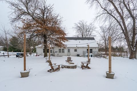 Tiny photo for 1 Wilshire Wood Drive, Mackinaw, IL 61755 (MLS # 12526763)