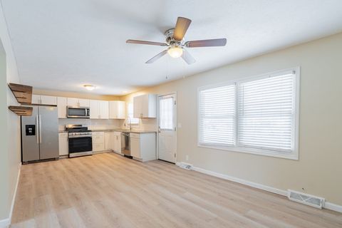 Tiny photo for 1 Wilshire Wood Drive, Mackinaw, IL 61755 (MLS # 12526763)