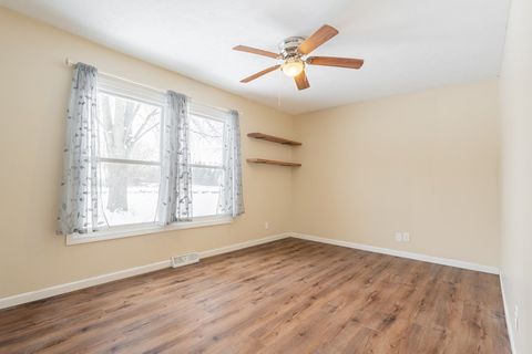 Tiny photo for 1 Wilshire Wood Drive, Mackinaw, IL 61755 (MLS # 12526763)