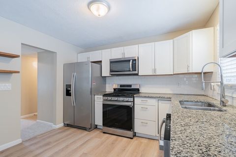 Tiny photo for 1 Wilshire Wood Drive, Mackinaw, IL 61755 (MLS # 12526763)