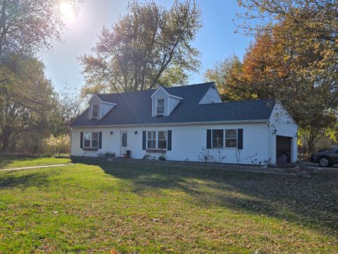 Tiny photo for 1 Wilshire Wood Drive, Mackinaw, IL 61755 (MLS # 12526763)