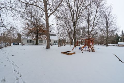 Tiny photo for 1 Wilshire Wood Drive, Mackinaw, IL 61755 (MLS # 12526763)