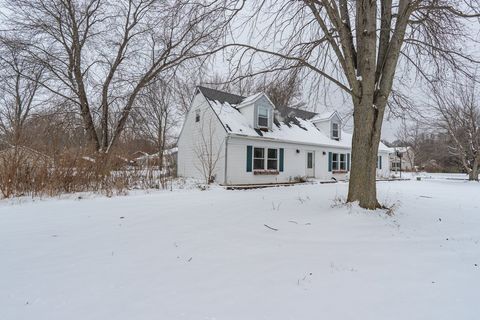 Tiny photo for 1 Wilshire Wood Drive, Mackinaw, IL 61755 (MLS # 12526763)