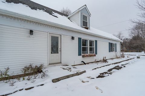 Tiny photo for 1 Wilshire Wood Drive, Mackinaw, IL 61755 (MLS # 12526763)