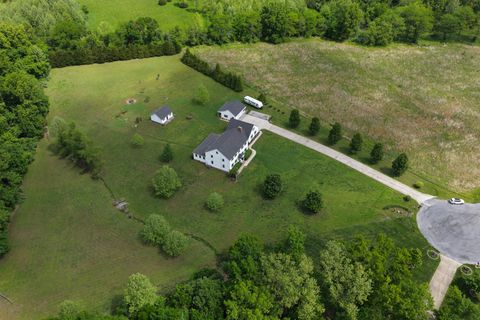 Tiny photo for 1354 Hickory Trail, Carbondale, IL 62902 (MLS # 12632662)