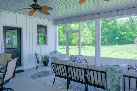 Tiny photo for 1354 Hickory Trail, Carbondale, IL 62902 (MLS # 12632662)